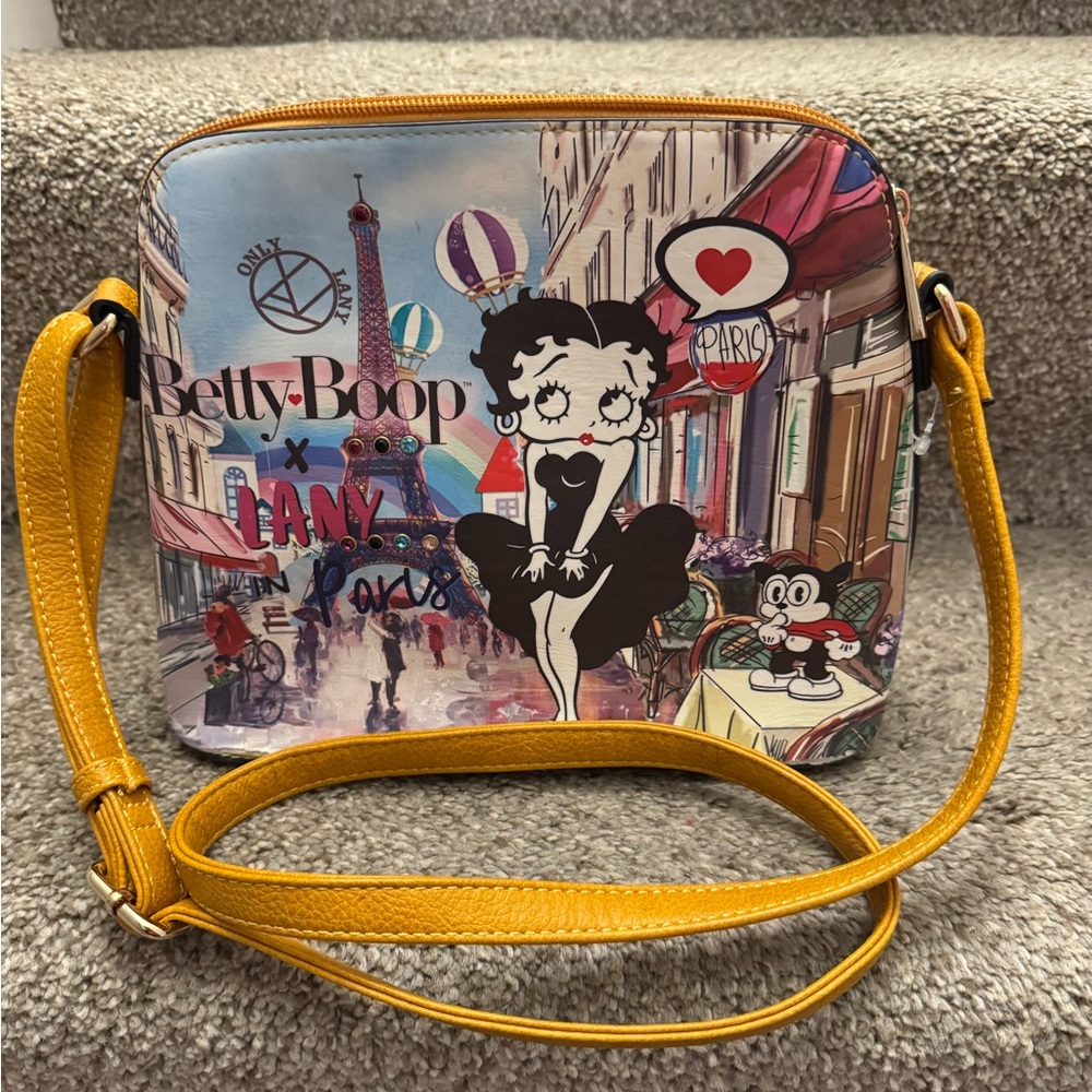 Betty Boop Lany Purse Bottom Front Has Slight Peeling But Still Looks Good